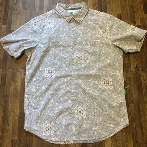 Vissla Men’s Floral Patterned Light Pink/Gray Shirt, size Large